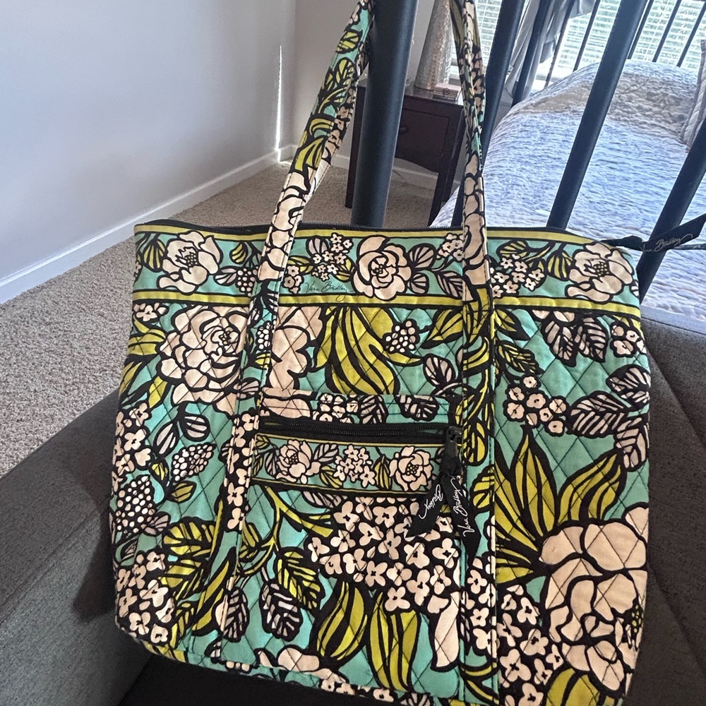 Vera Bradley Green and White Floral Tote